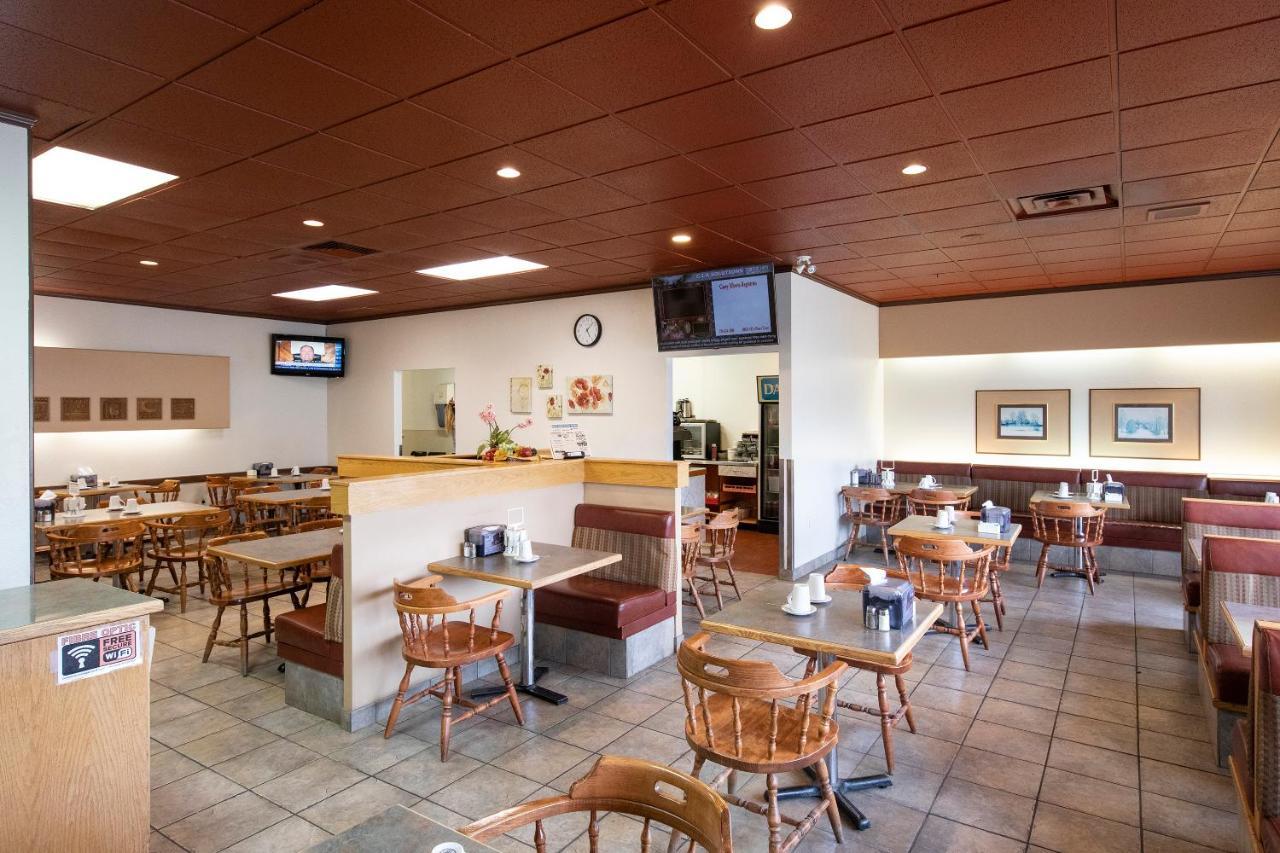 Dunvegan Inn & Suites Fairview Exterior photo